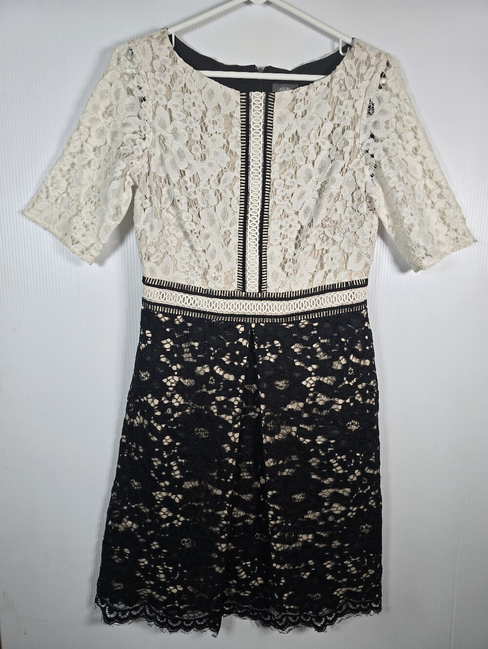 Vince Camuto Cream & Black LaceElbow Sleeve Midi Dress Size 6 Cocktail Wedding